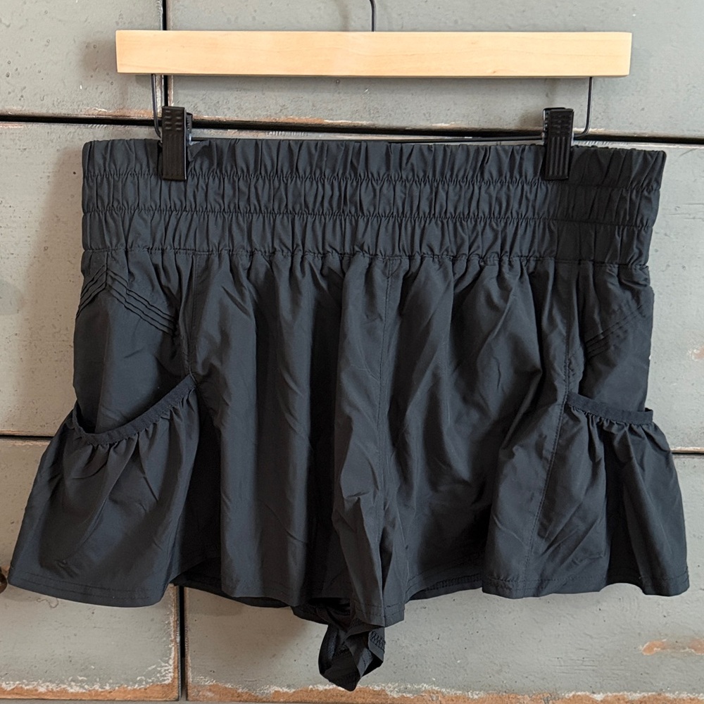 FP Movement Women’s Black Elastic Waist Ruffle Shorts size XL